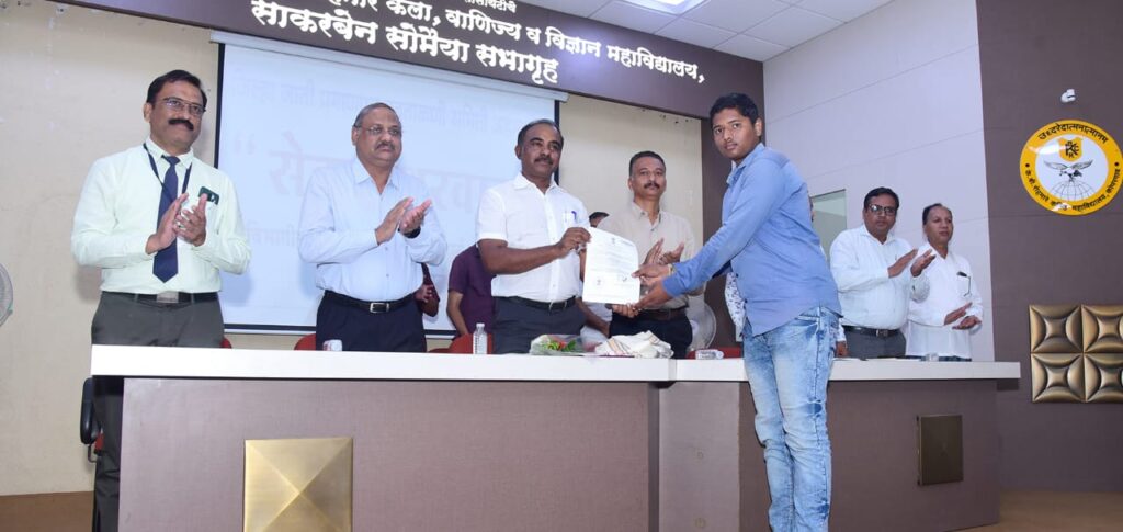 सेवा पंधरवडा । १७३४ जातवैधता प्रमाणपत्रांचे विद्यार्थ्यांना थेट वाटप