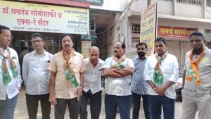 भाजपच्या या पदाधिकाऱ्यांनी केली रस्त्याच्या दुरवस्थेची पाहणी