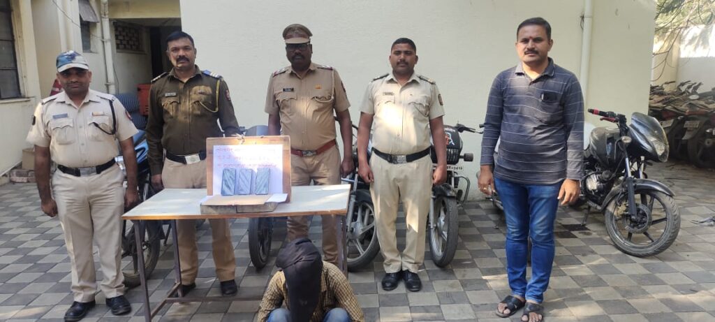 चोरीच्या मोटार सायकल हस्तगत करण्यात तालुका पोलिसांना यश