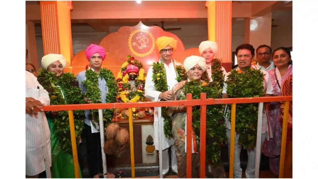 संगमनेरमध्ये आषाढी एकादशीचा उत्साह: थोरात आणि तांबे यांनी केली महाराष्ट्राच्या सुख-समृद्धीसाठी प्रार्थना