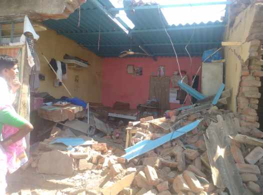 ट्रकने कुटुंबाला चिरडण्याचा प्रयत्न; पीडित कुटुंबाचा १५ ऑगस्टला आत्मदहनाचा इशारा