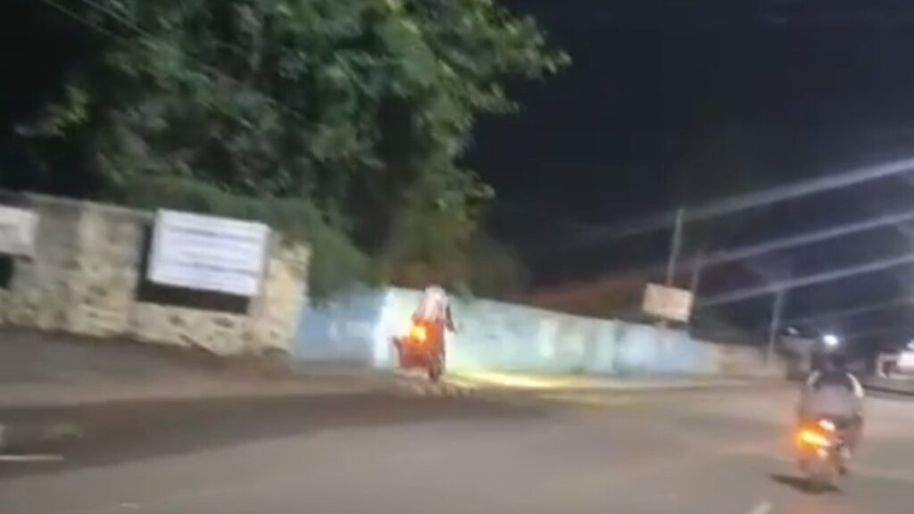 रीलसाठीचा स्टंट भोवला, पोलिसांनी रॅश ड्रायव्हिंग करणाऱ्या युवकावर केला गुन्हा दाखल; बघा आपबीतीचा व्हिडिओ…